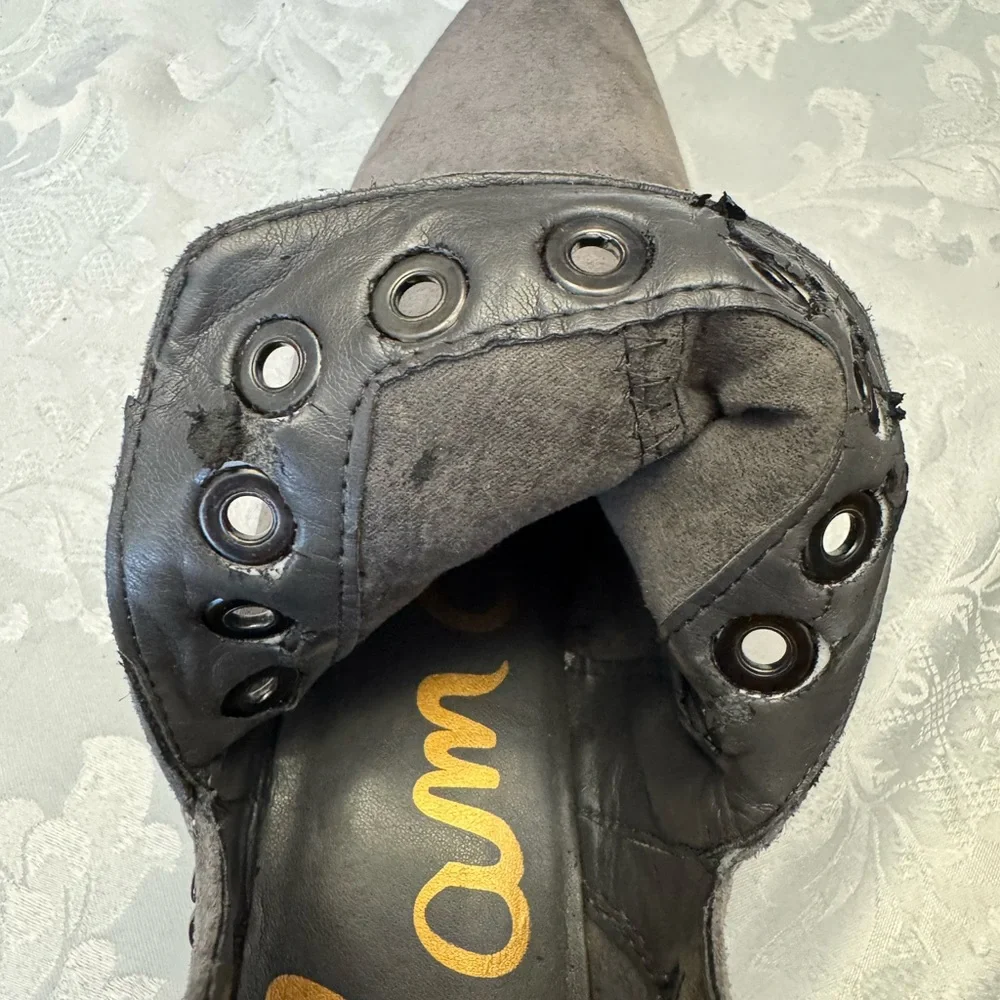 Sam Edelman‎ 8.5 Rubin Gray Bootie Shoe Suede Grommet Comfort Slip On
